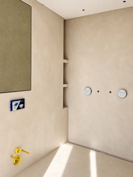 Salle de bain en enduit minéral